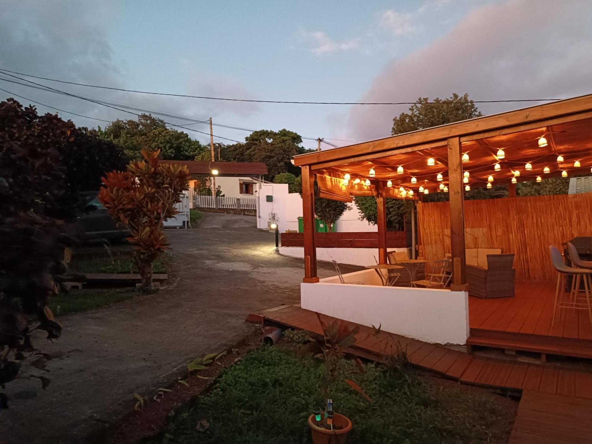Les Bungalows Du Chateau D'O Petite-Île Bagian luar foto